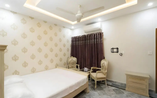 Midway Guest House and Hotel