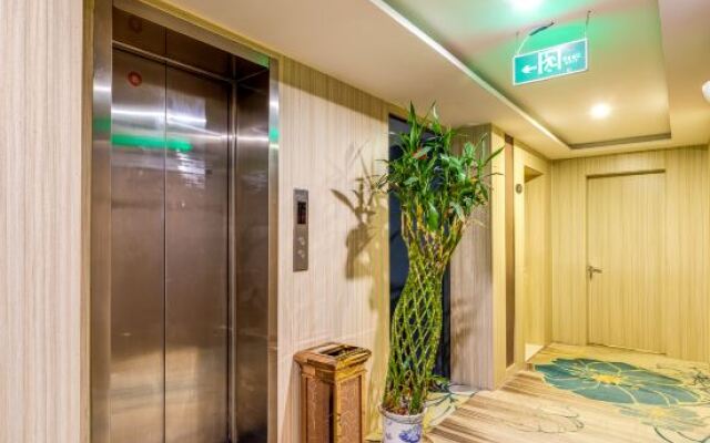 Tianduo Hotel (Xi'an Zhangba North Road Metro Station)