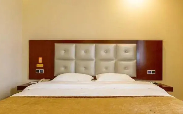 Shidai Jindian Hotel (Lanzhou Jiaojiawan Station)