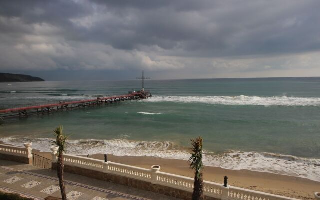 Menada Villa Astoria