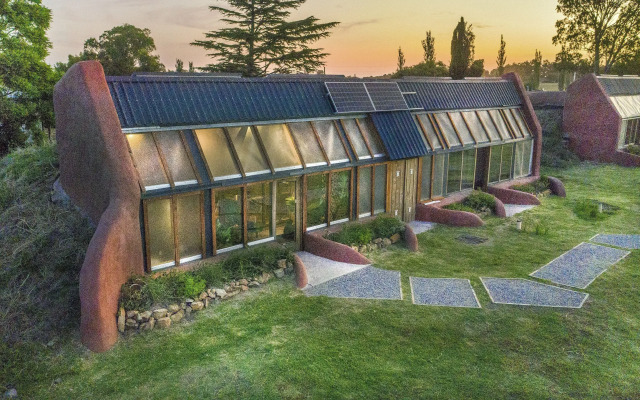 Caliu Earthship Ecolodge