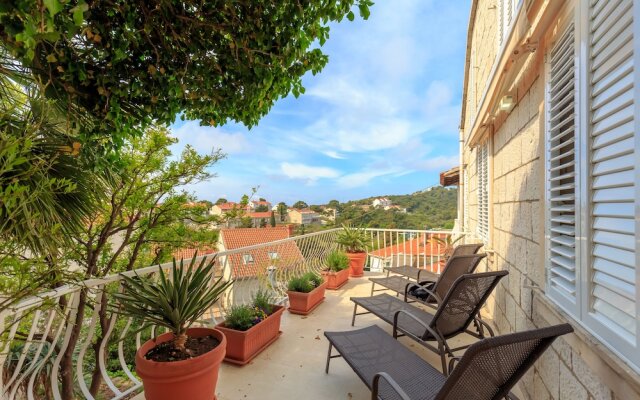 Ivana's Central Suites