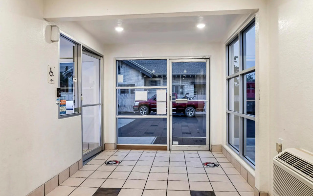 Motel 6 Ogden, UT- Downtown