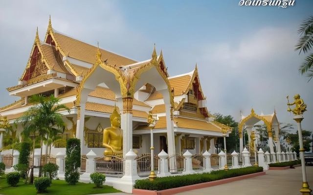 Ratchaphruek Resort