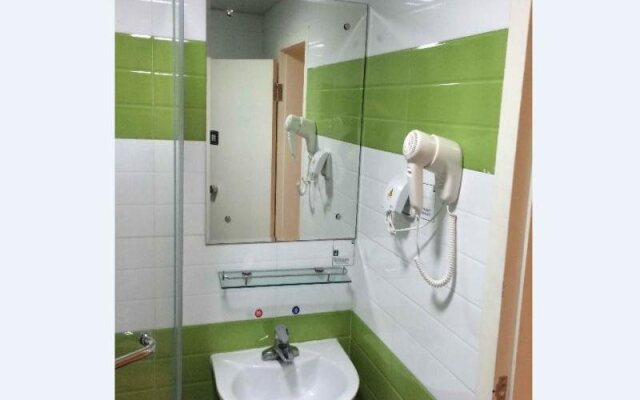 7 Days Inn Guangzhou Fangcun Jiaokou Subway Station