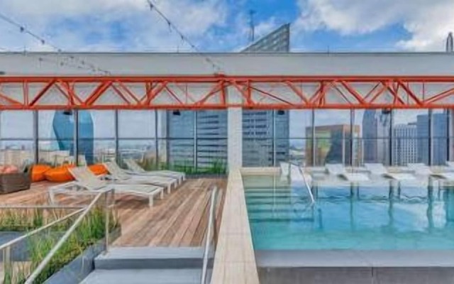 16th FL Bold CozySuites w/pool, gym, roof #5