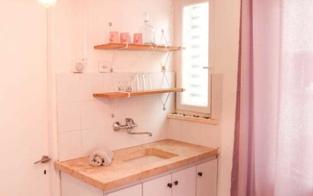 Great studio at the Center of the Center