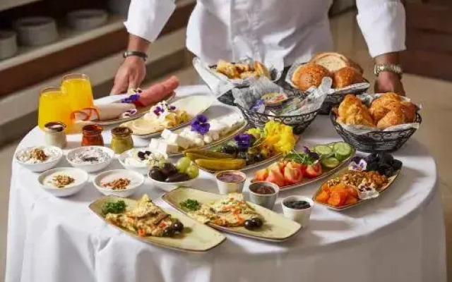 Ramada Olivie Nazareth