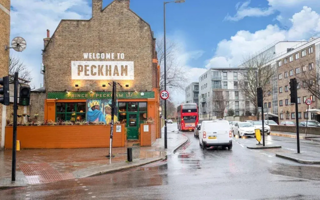 Lovely Studio in London With Patio