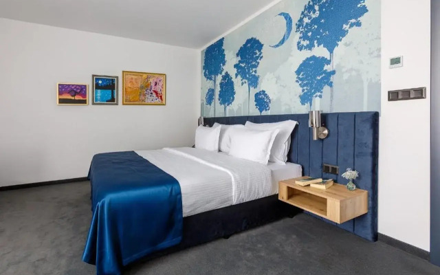 Blue Star Luxury Hotel