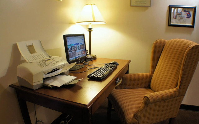 Pictured Rocks Inn & Suites