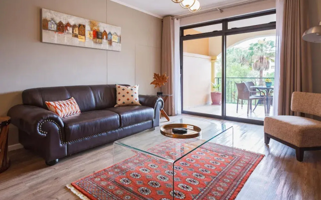 Cape Town City Accommodation - The Island Club