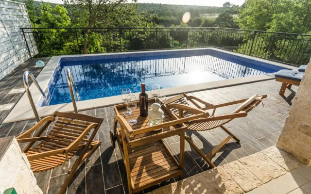 Holiday Home Dvori Dida Mile