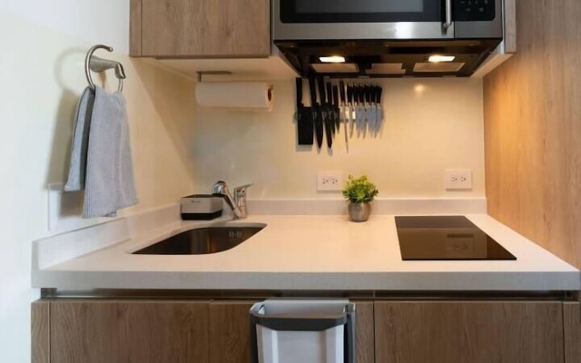 Apartments near 5th Avenue with Rooftop Ocean View