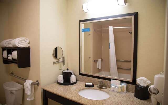 Hampton Inn & Suites Sharon, PA