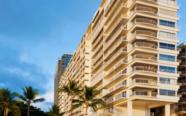 Castle Waikīkī Shore