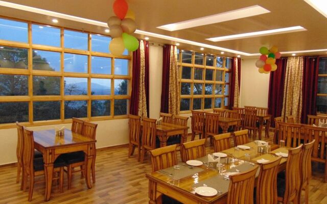 Hotel Dewan Palace Dharamshala