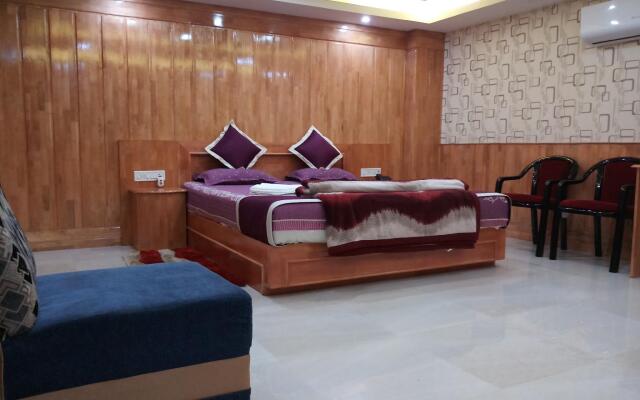 GKM Grand Hotel