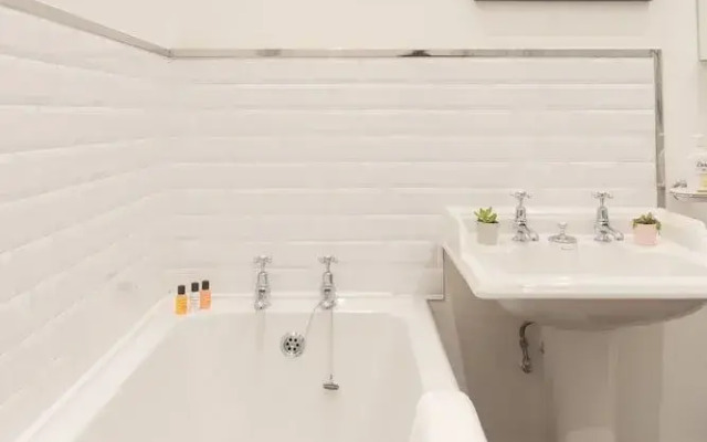 City Visits - Mint Drive