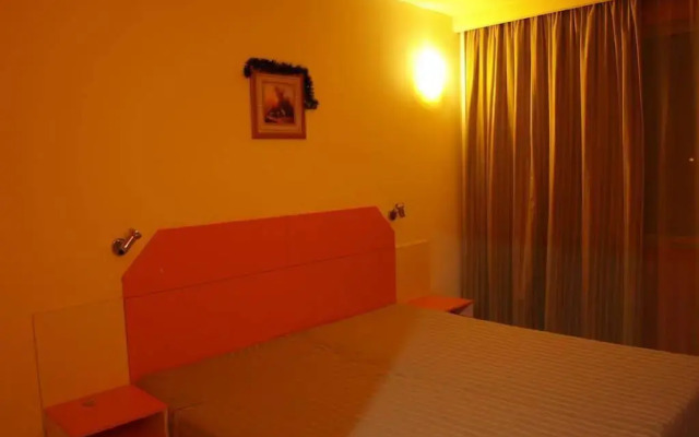 Paralax Hotel