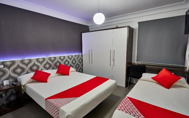 OYO Salamanca Suites