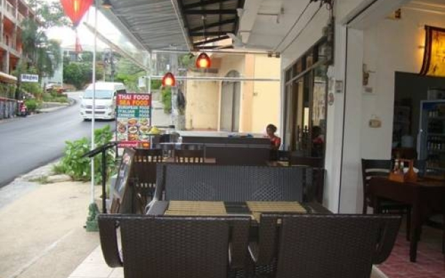 Gaeng Phet Restaurant & Guesthouse