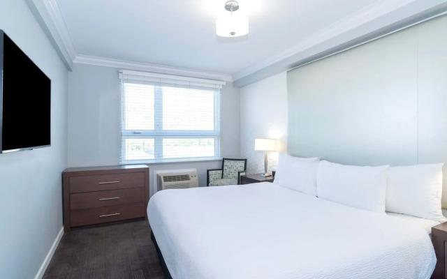 Sandman Hotel & Suites Kelowna