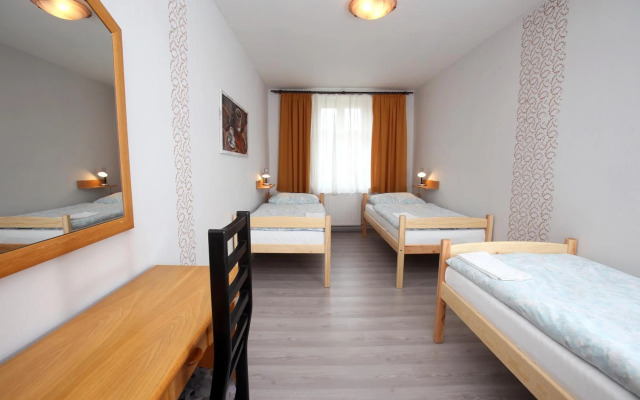 Hostel Dakura
