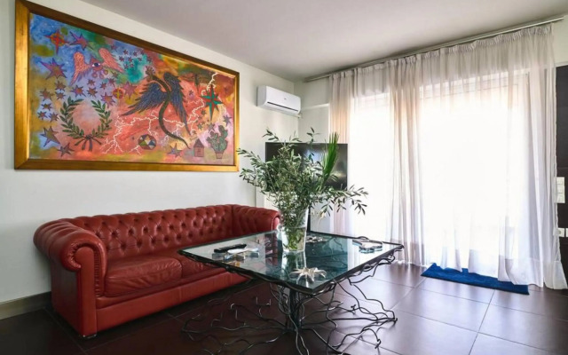 Pristine penthouse with Parthenon view by the pool