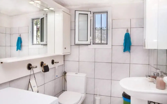 Feels Like Your Home at Ermioni