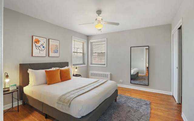 Cozy 2BR Apt Near Parks - Kimball A2