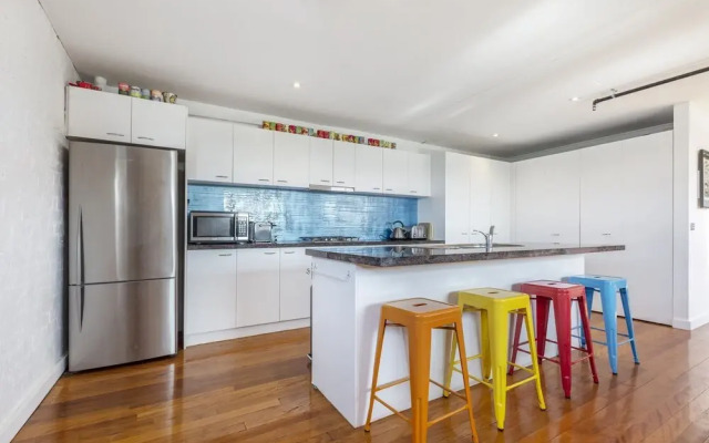 StayCentral - Fitzroy Converted Warehouse Penthouse
