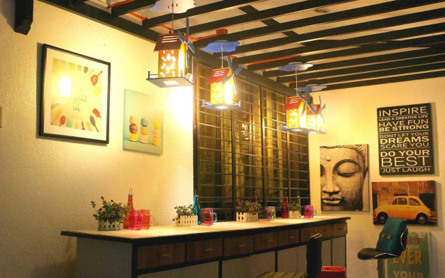 Mountain Breeze Hostel Tagaytay Center
