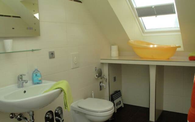 Splendid Apartment in Pepelow near Sea