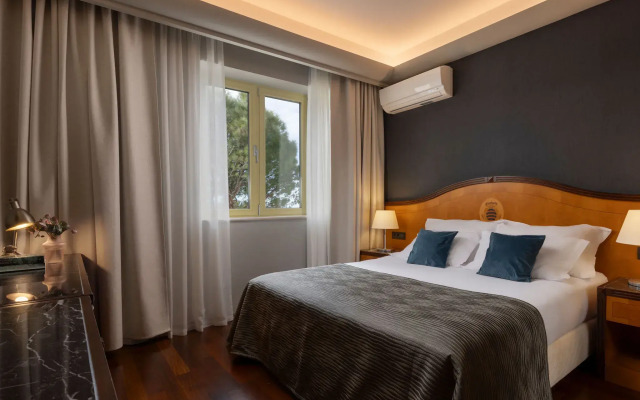 Hotel More