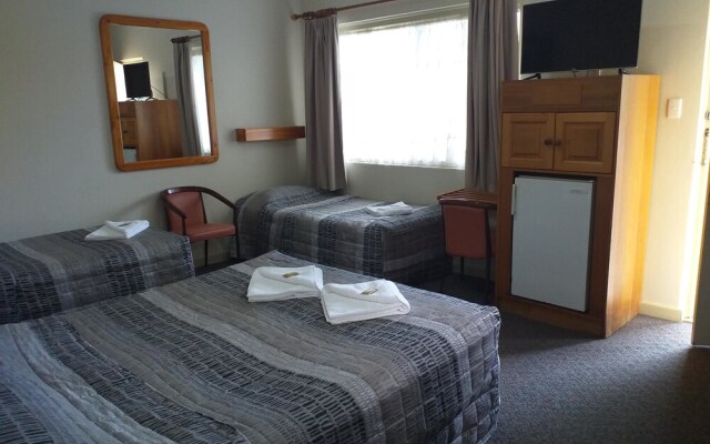 Bucketts Way Motel