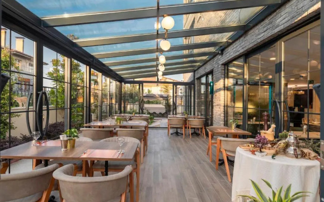 Lagun Castle Hotel&Spa