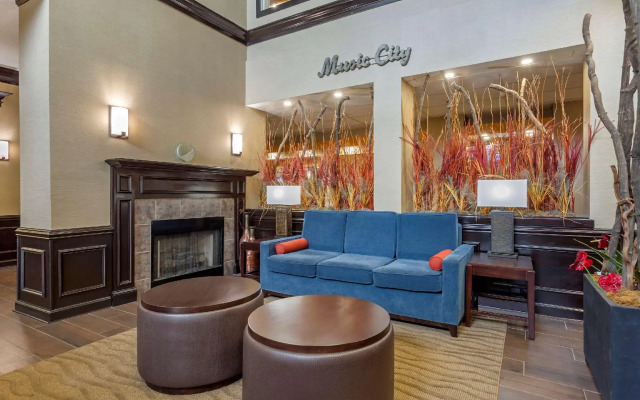 Comfort Suites At Rivergate Mall