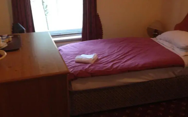 Tudor Rose Hotel