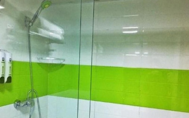 7 Days Inn Tianjin Zhongshan Road North Train Station Branch – Bathroom – Tianjin