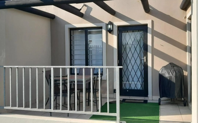 Santini Lace Self Catering Unit