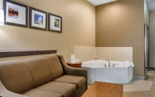 Comfort Suites Jonesboro University Area