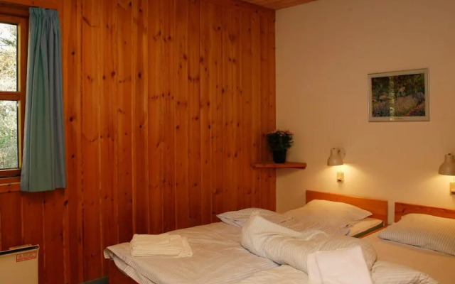 6 Person Holiday Home in Vaeggerlose