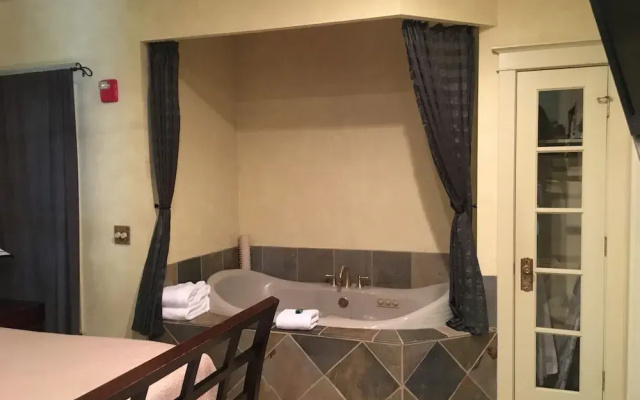Far View - A Bed & Breakfast Estate