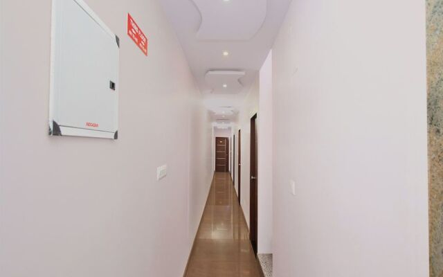 OYO 12153 Hotel B S International
