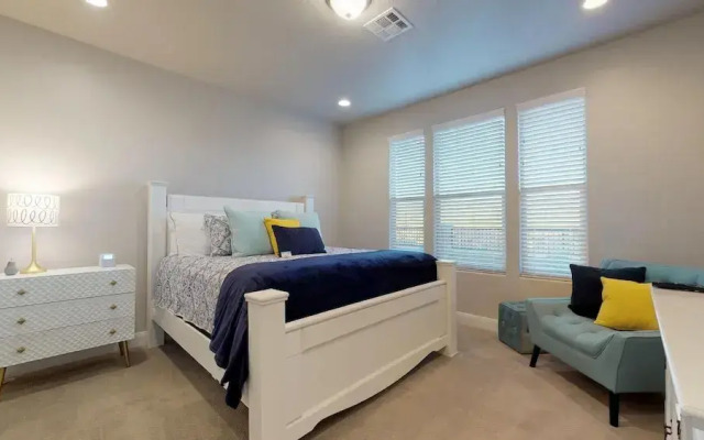 Birds Eye View 4 Bedroom Apts by RedAwning