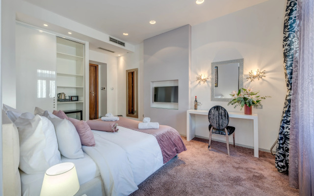 Starlight Luxury Rooms