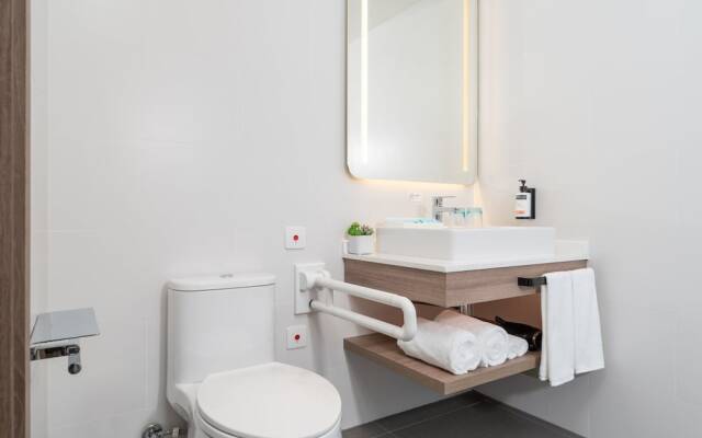 Holiday Inn Express Guangzhou Panyu Dashi by IHG