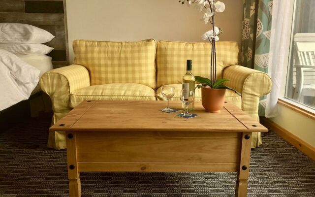 The Waterfront Lodges