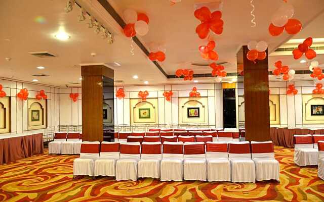 Hotel Meraden Grand